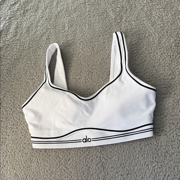 ALO Yoga Other - ALO Yoga Airbrush Heart Throb Bra White and Black Trim Sports Bra Size M